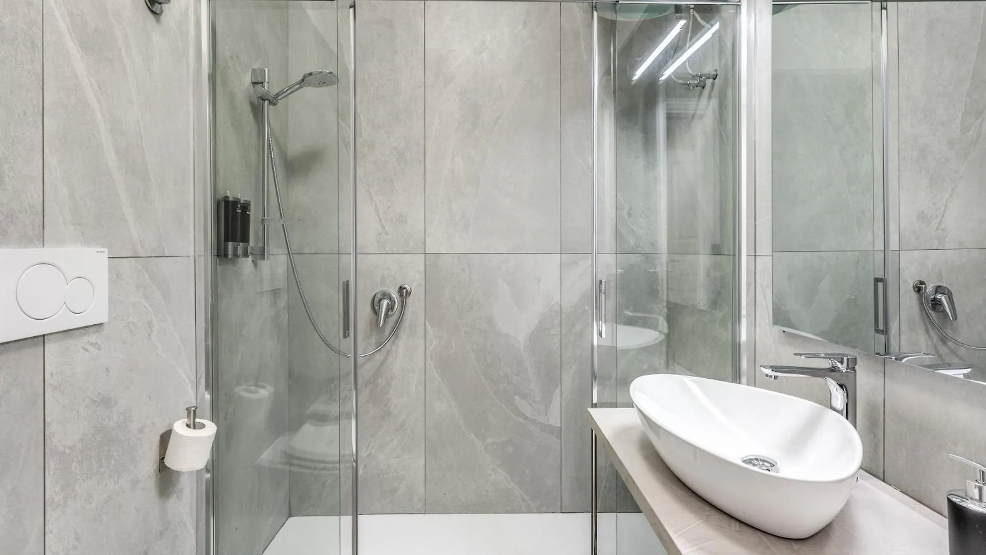 Boezio 6 Rooms By Roman Dreams 0*, Rome Italy